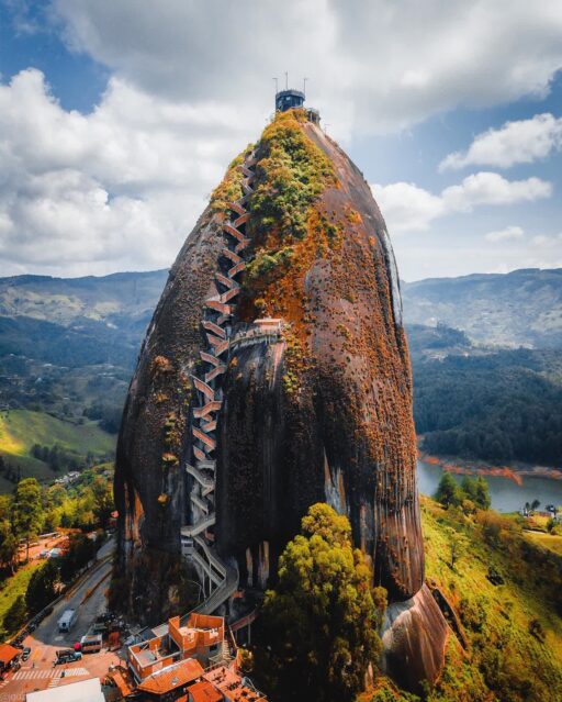 PIEDRA DEL PEÑOL